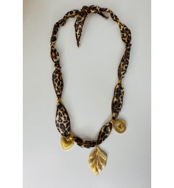 LE COLLIER DE SOIE LÉOPARD
