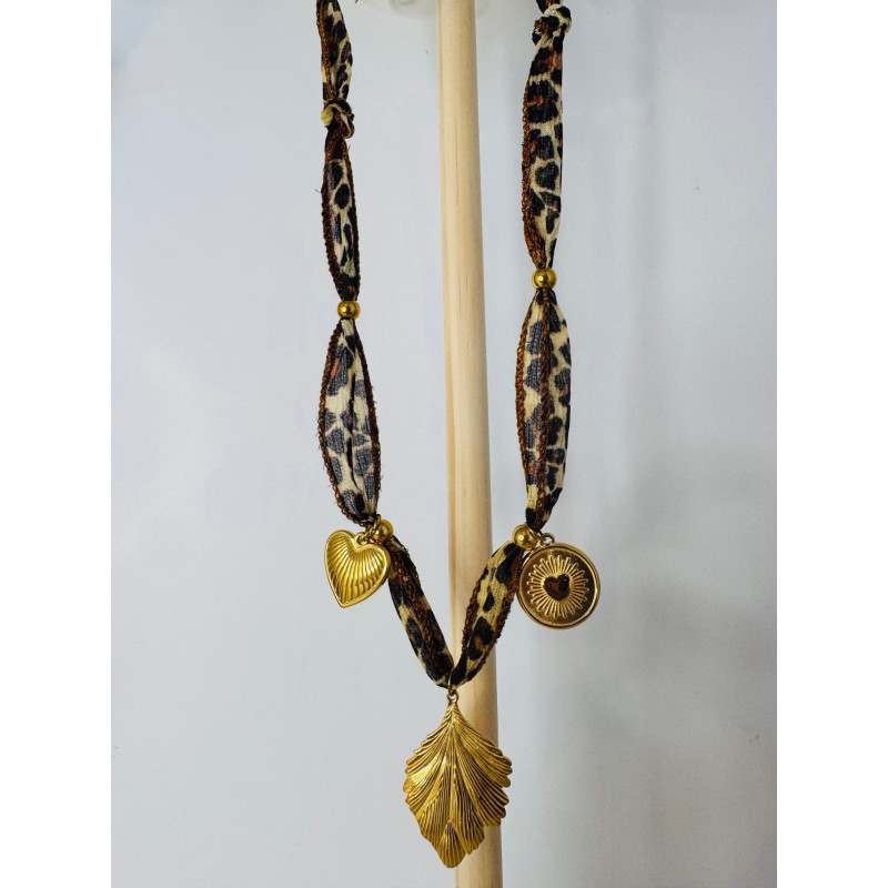 LE COLLIER DE SOIE LÉOPARD