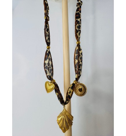 LE COLLIER DE SOIE LÉOPARD