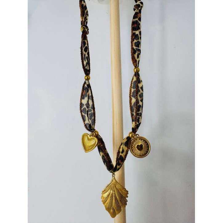LE COLLIER DE SOIE LÉOPARD